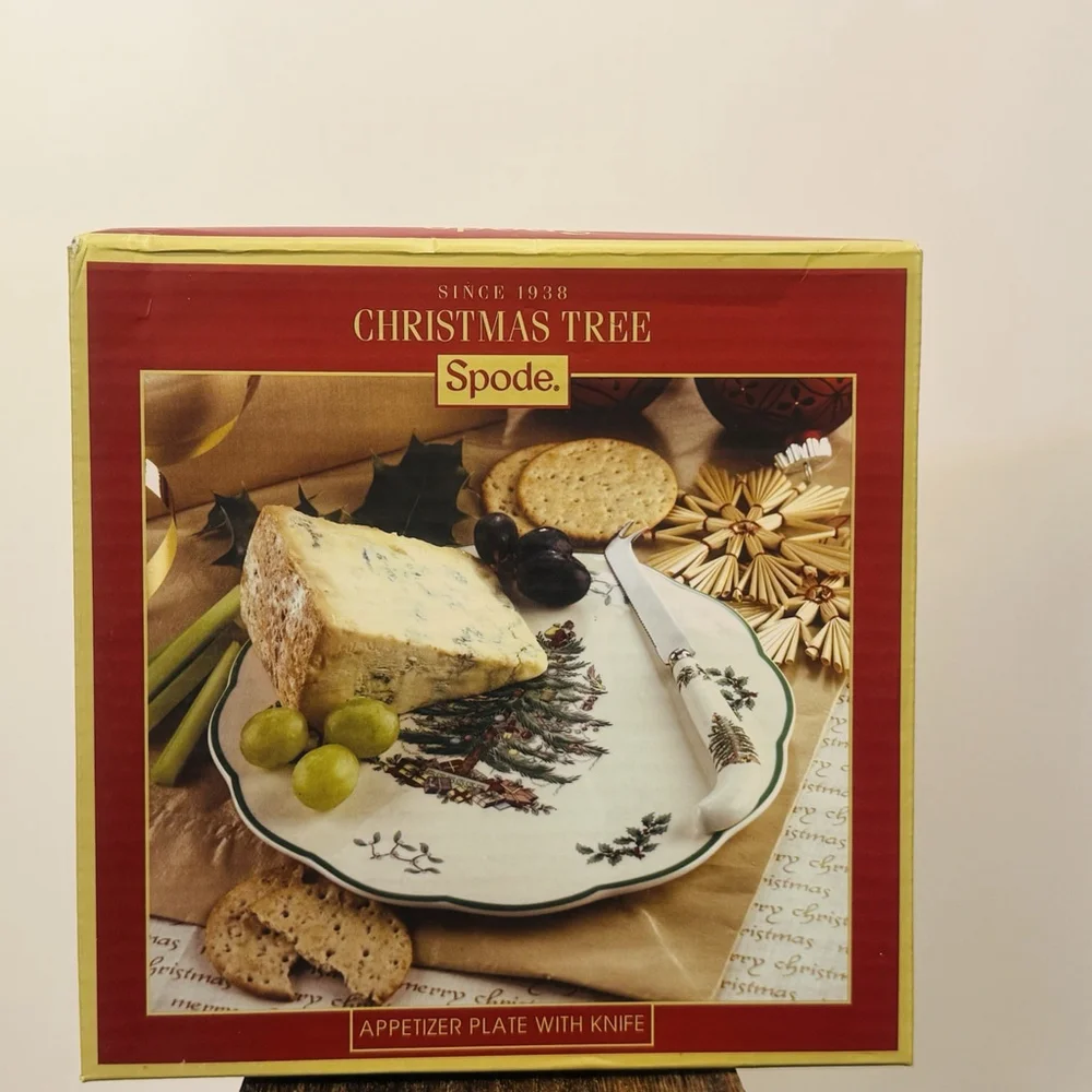Spode Christmas Tree appetizer plate with knife R:9”, L:7.8”
